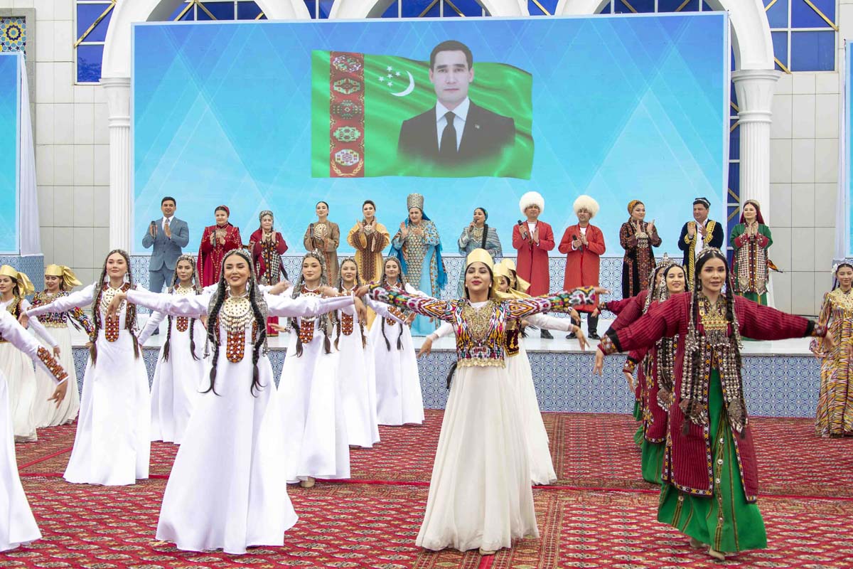 Ýeňişli gadamlaryň we mizemez dostlugyň şanyna baýramçylyk dabarasy